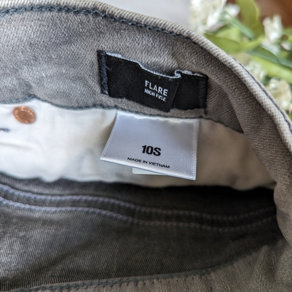 Express | Flare Jeans - Picture 2 of 5